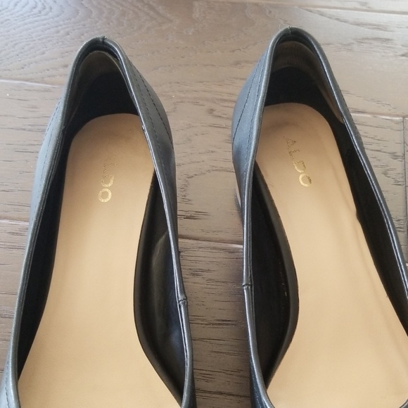 Shoes - Picture 4 of 4